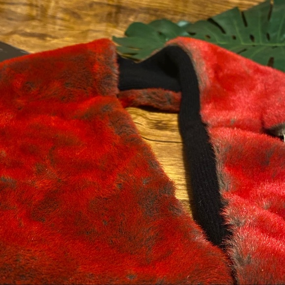 COPY - Parkhurst red & grey faux fur crossover scarf made in Canada NWOT - Picture 8 of 8